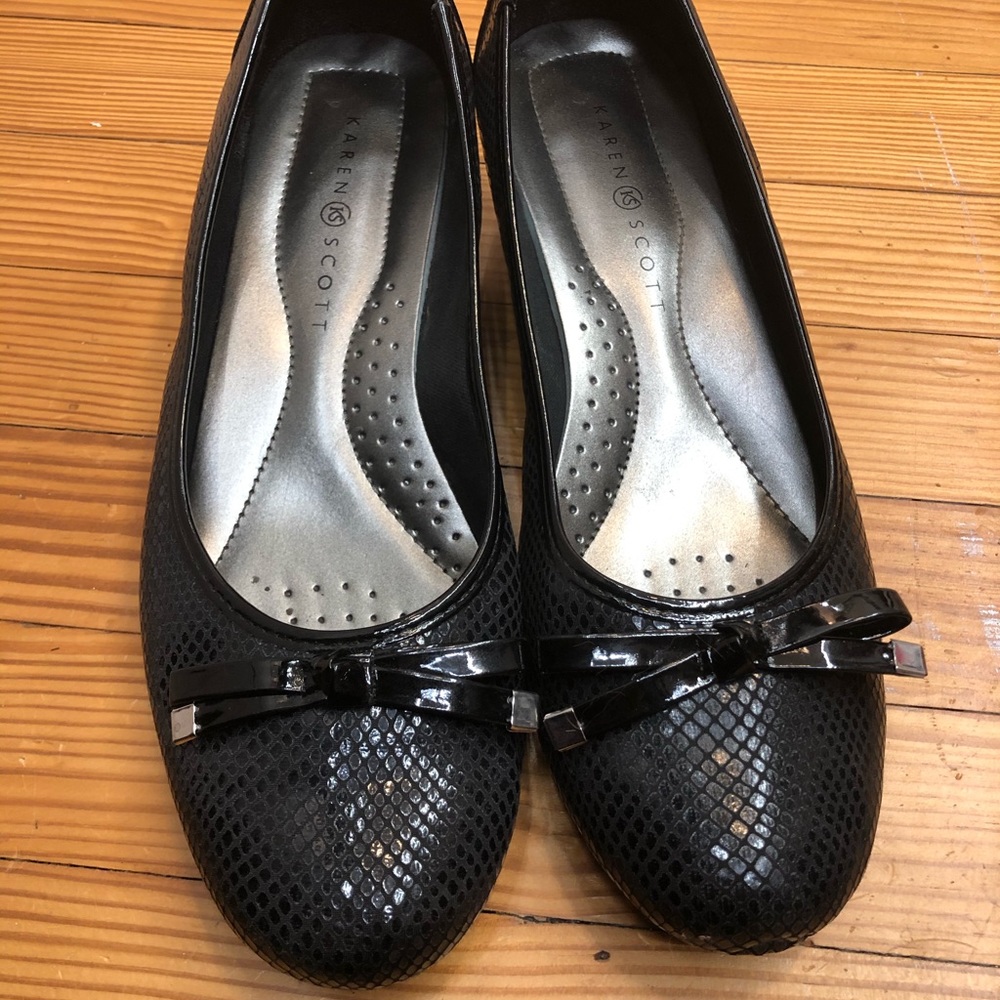 Karen Scott wedge shoes